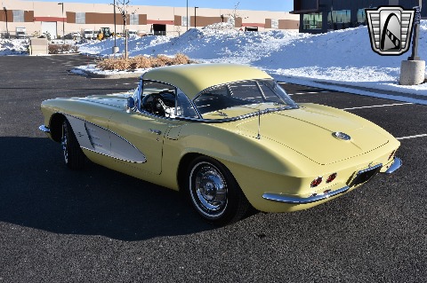1961 Chevrolet Corvette image 8