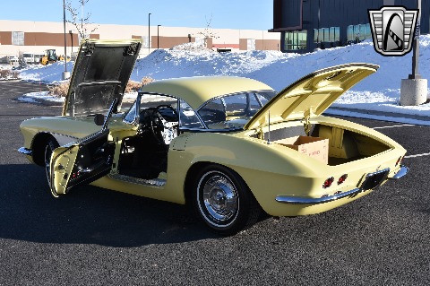 1961 Chevrolet Corvette image 34