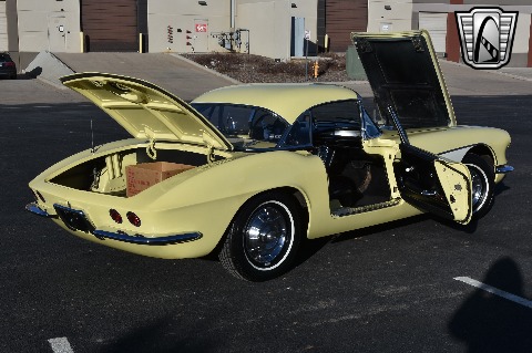 1961 Chevrolet Corvette image 35