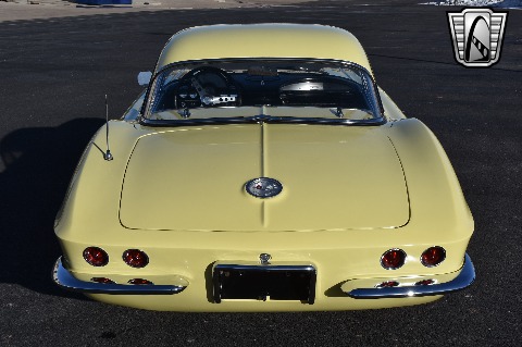 1961 Chevrolet Corvette image 10