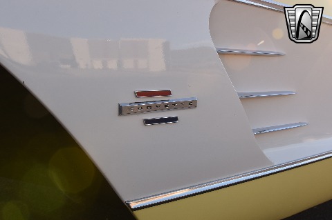 1961 Chevrolet Corvette image 90