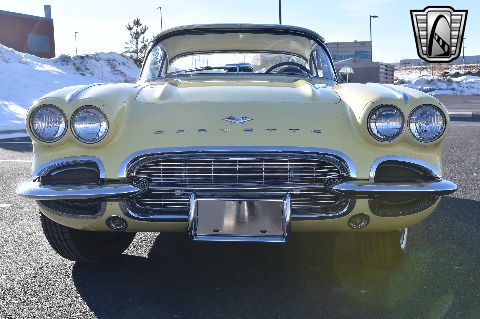 1961 Chevrolet Corvette image 17