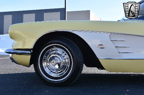 1961 Chevrolet Corvette image 19