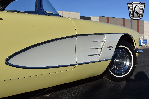 1961 Chevrolet Corvette image 97