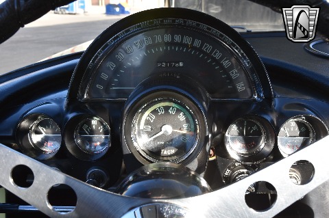 1961 Chevrolet Corvette image 72