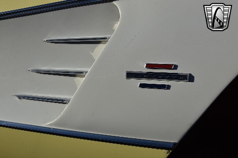 1961 Chevrolet Corvette image 98