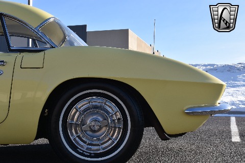 1961 Chevrolet Corvette image 21