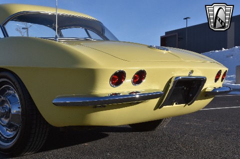 1961 Chevrolet Corvette image 22