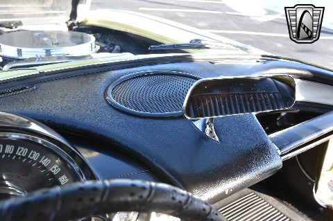 1961 Chevrolet Corvette image 74