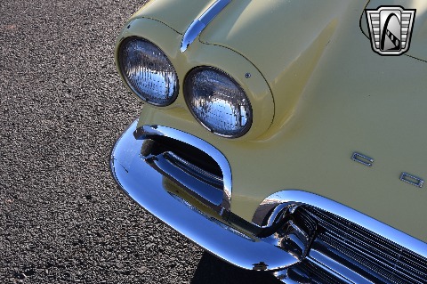 1961 Chevrolet Corvette image 100