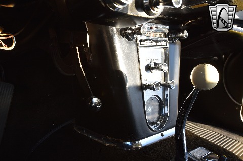 1961 Chevrolet Corvette image 75