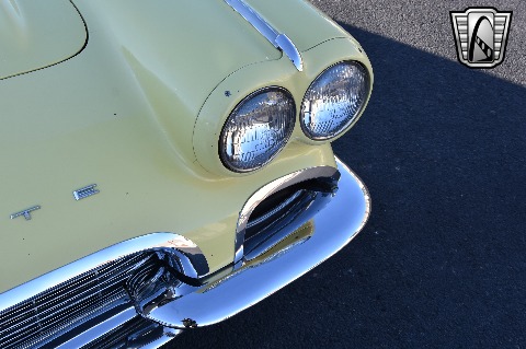 1961 Chevrolet Corvette image 101