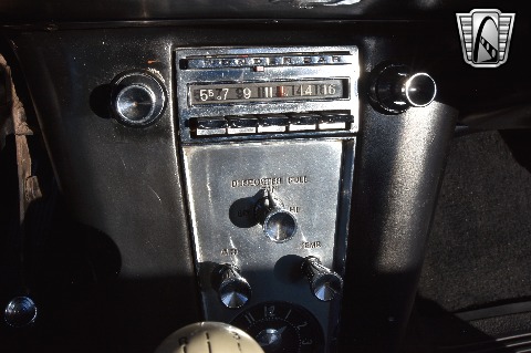 1961 Chevrolet Corvette image 76