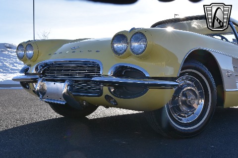 1961 Chevrolet Corvette image 28