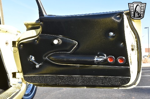 1961 Chevrolet Corvette image 80