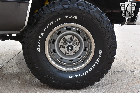 1989 Chevrolet Blazer image 32