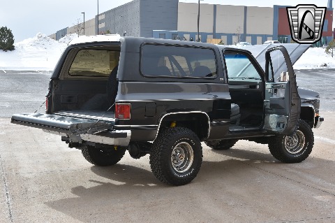 1989 Chevrolet Blazer image 35
