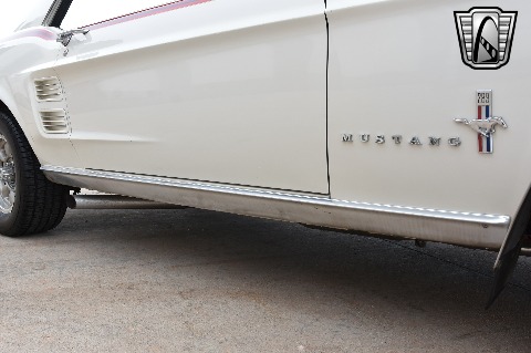 1967 Ford Mustang image 114