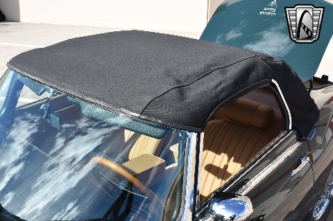 1974 Jaguar XKE image 96