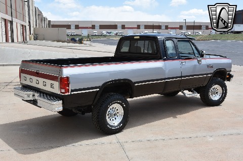 1993 Dodge W250 image 12