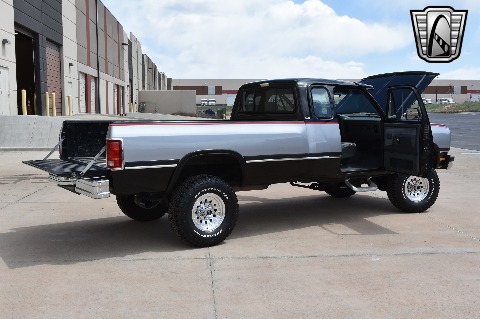 1993 Dodge W250 image 39