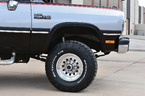 1993 Dodge W250 image 26