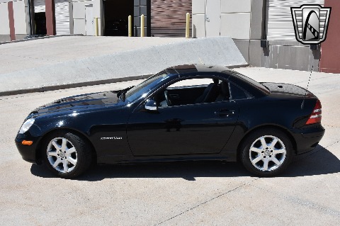 2001 Mercedes-Benz SLK230 image 6