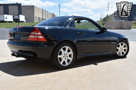 2001 Mercedes-Benz SLK230 image 11