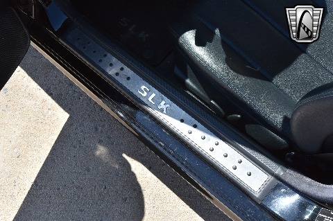 2001 Mercedes-Benz SLK230 image 70