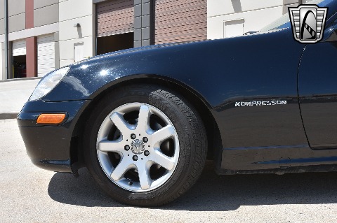 2001 Mercedes-Benz SLK230 image 19