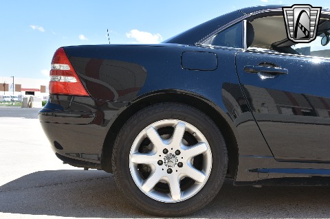 2001 Mercedes-Benz SLK230 image 24