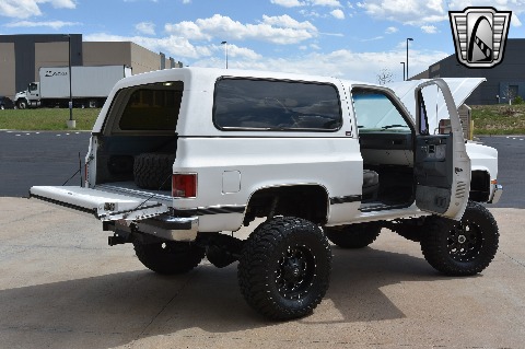 1989 GMC Jimmy image 35