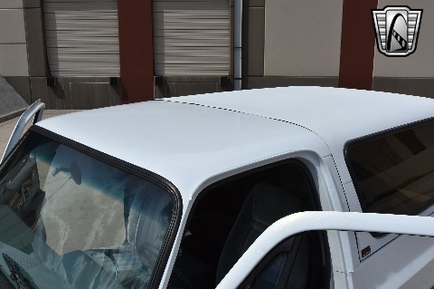 1989 GMC Jimmy image 37