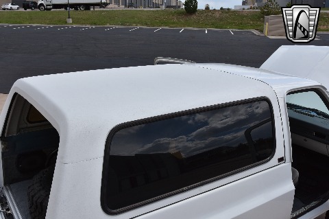 1989 GMC Jimmy image 39