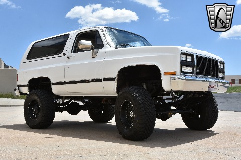 1989 GMC Jimmy image 15