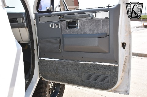 1989 GMC Jimmy image 100