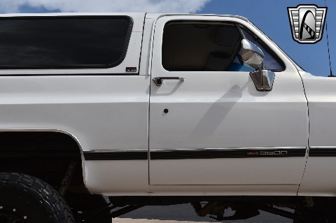 1989 GMC Jimmy image 25