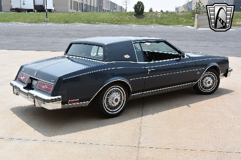 1985 Buick Riviera image 11
