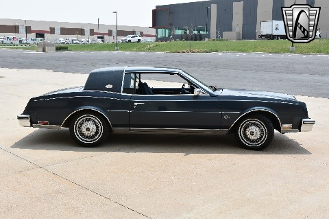 1985 Buick Riviera image 13