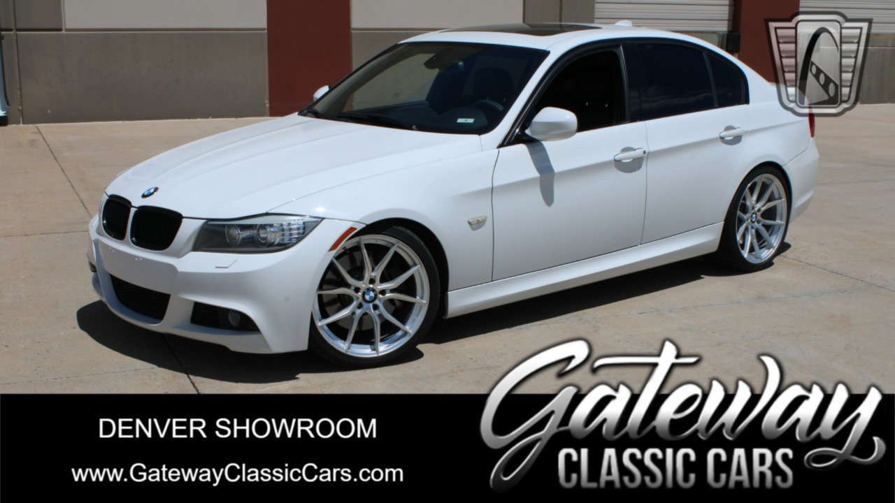 2011 BMW 3 Series 1