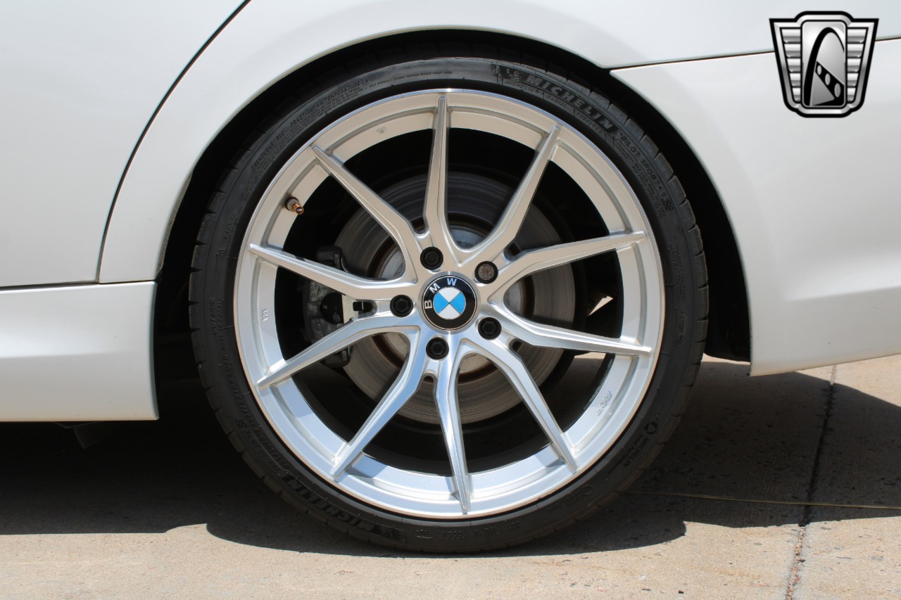 2011 BMW 3 Series 50