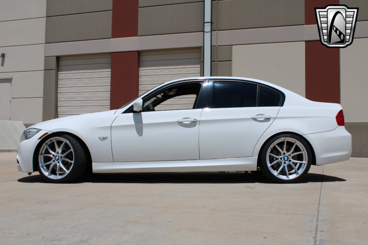 2011 BMW 3 Series 3