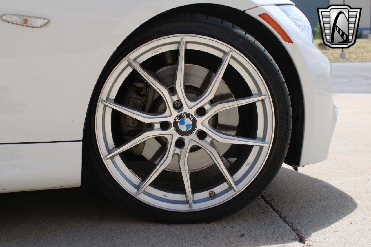 2011 BMW 3 Series 51