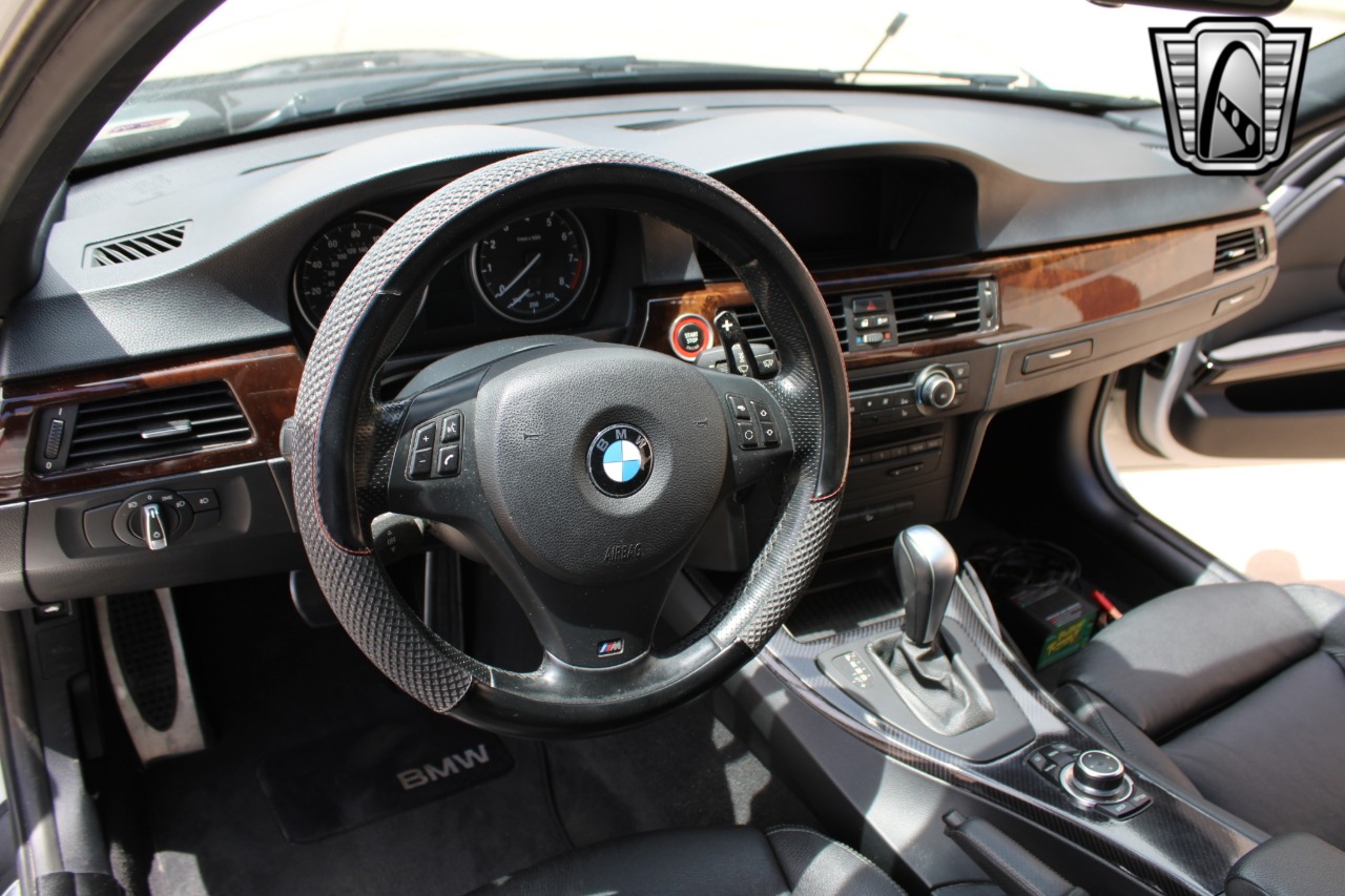 2011 BMW 3 Series 22