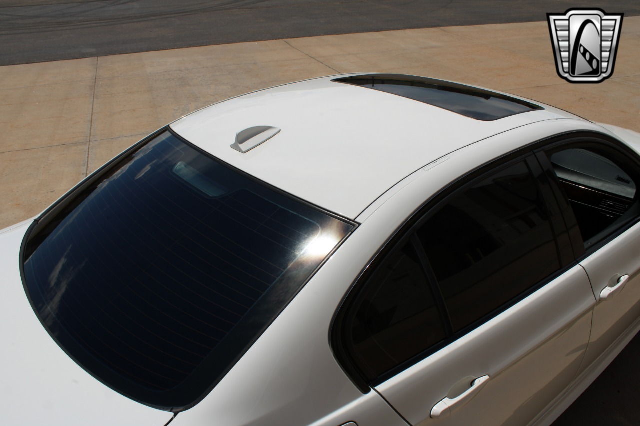 2011 BMW 3 Series 52