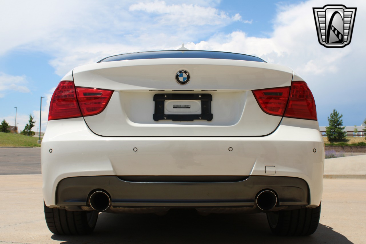 2011 BMW 3 Series 5