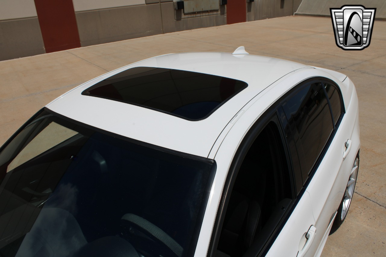 2011 BMW 3 Series 54