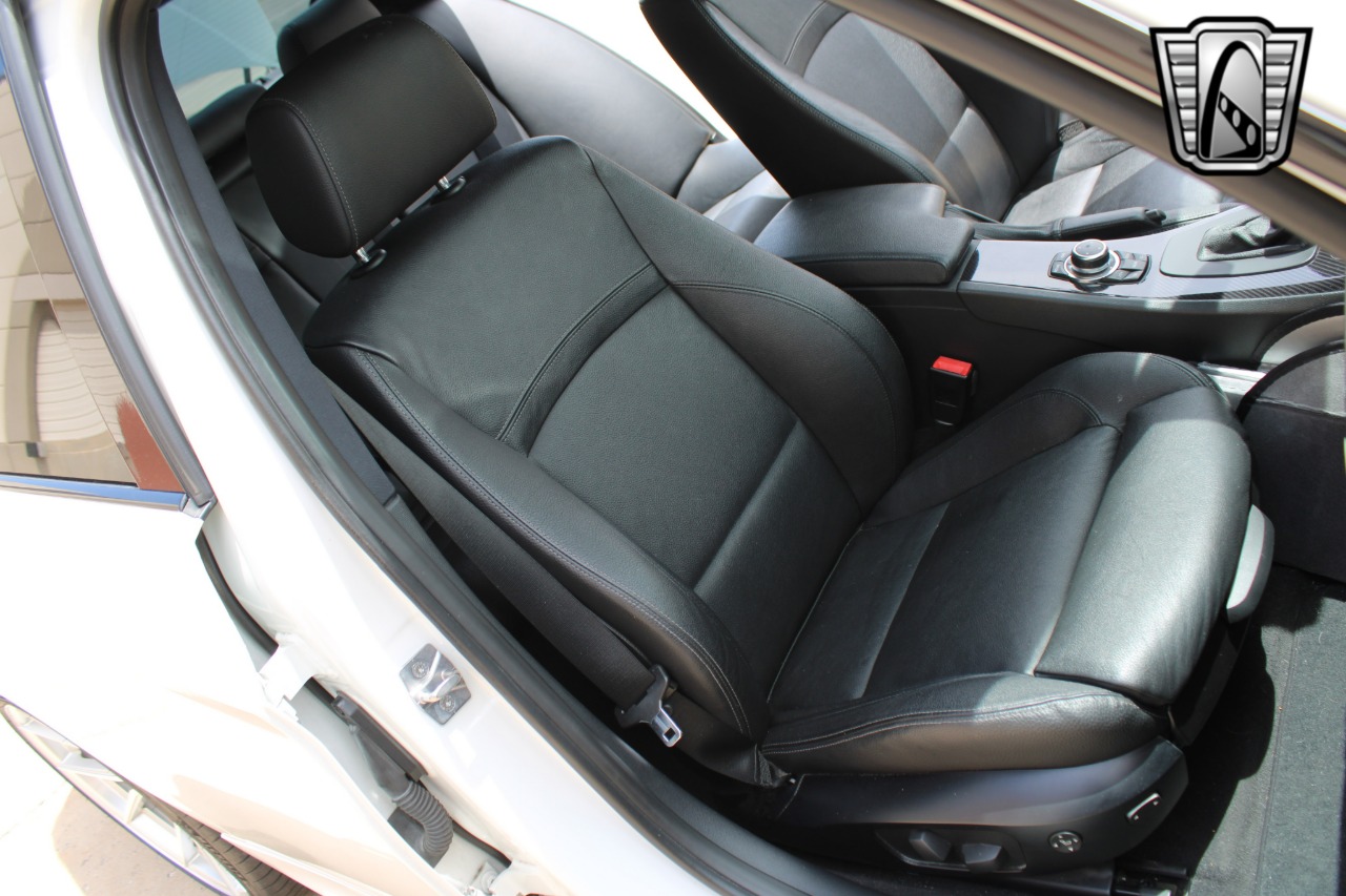 2011 BMW 3 Series 28