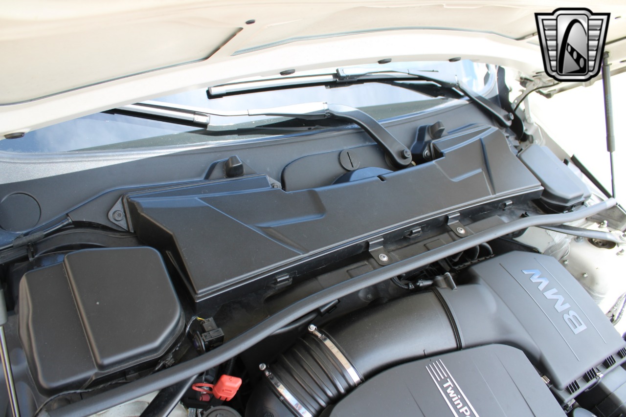 2011 BMW 3 Series 74