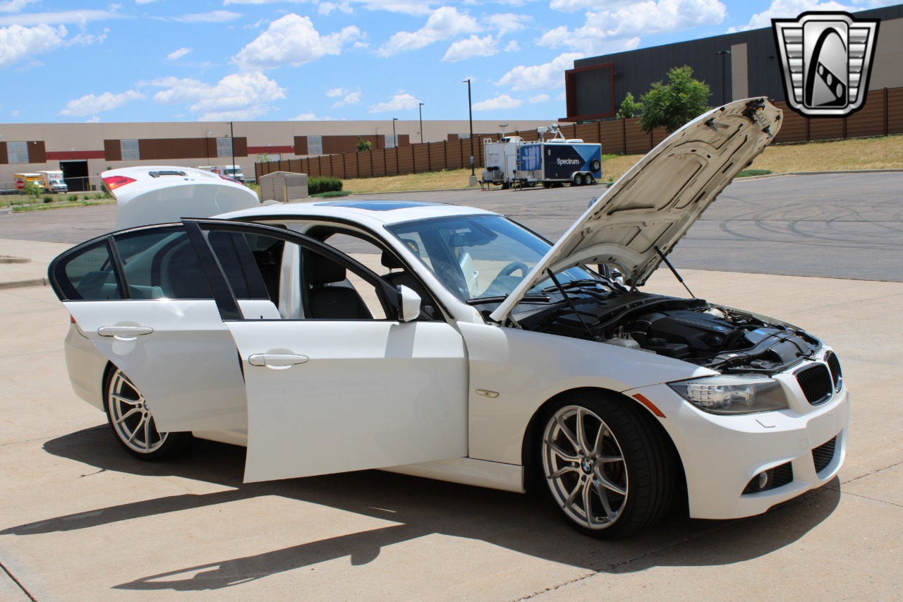 2011 BMW 3 Series 57